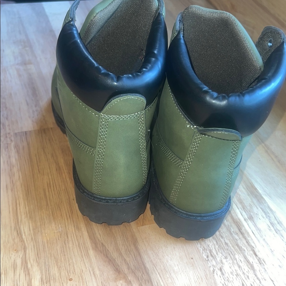 Green Lace-Up Boots - Picture 4 of 6